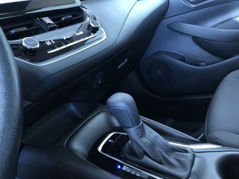 Used 2025 Toyota Corolla LE image 29