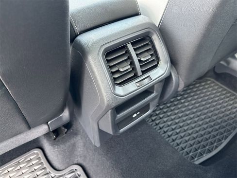 New 2025 Volkswagen Taos SE image 29