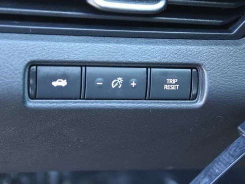 Used 2024 Nissan Altima 2.5 SR FWD image 13
