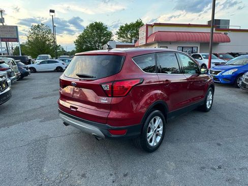 Used 2019 Ford Escape SE image 5