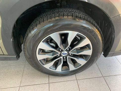 Used 2023 Subaru Outback Limited AWD/4WD image 18