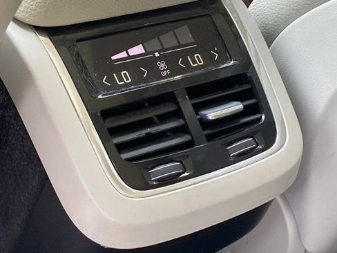 Used 2017 Volvo XC90 T6 Momentum w/ Vision Package AWD/4WD image 15