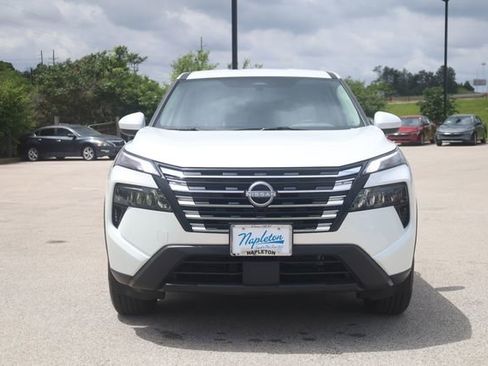 Used 2025 Nissan Rogue SV FWD image 3