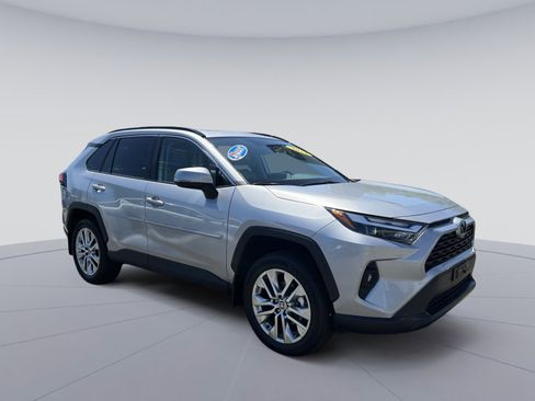Used 2023 Toyota RAV4 XLE Premium AWD/4WD image 11