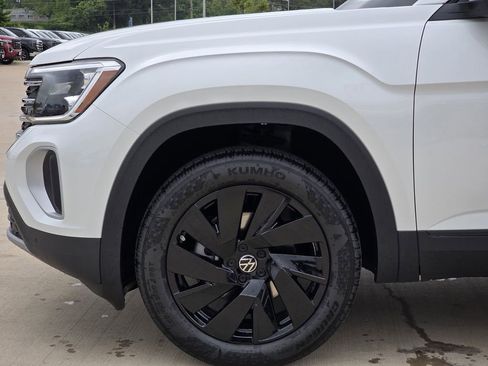 New 2026 Volkswagen Atlas SE FWD image 5