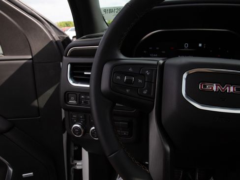 Used 2023 GMC Yukon XL AT4 w/ AT4 Premium Plus Package image 23