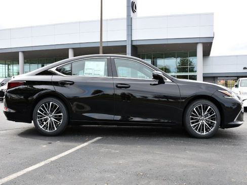 New 2025 Lexus ES 350 w/ Premium Package image 8