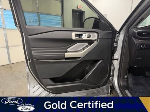Certified 2023 Ford Explorer Limited w/ Limited Technology Package image 24