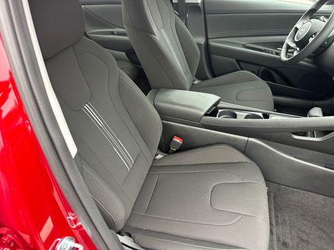 New 2025 Hyundai Elantra SEL image 13