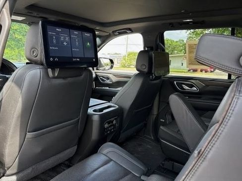 Used 2021 Chevrolet Tahoe High Country w/ Premium Package AWD/4WD image 5