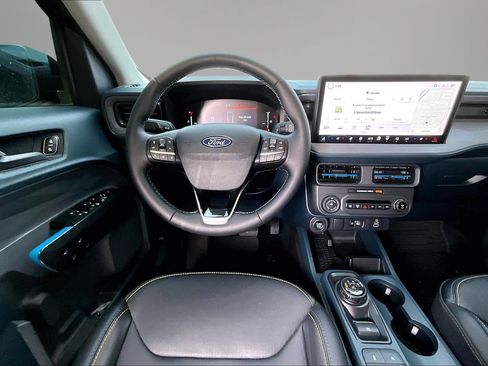 Used 2025 Ford Maverick Lobo image 9