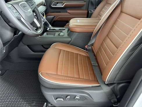 New 2026 GMC Sierra 2500 Denali Ultimate AWD/4WD image 7