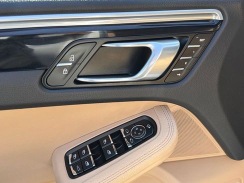 Used 2023 Porsche Macan S AWD/4WD image 19