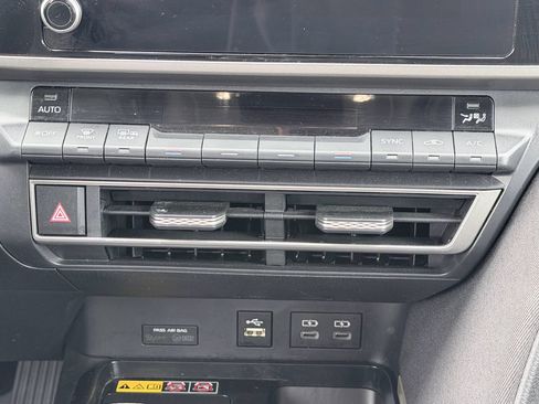 Used 2025 Toyota Camry LE image 18