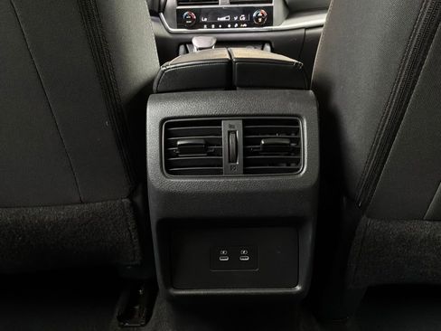 Used 2025 Nissan Rogue SV FWD image 13