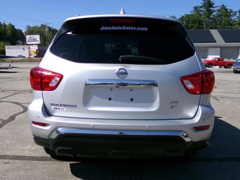 Used 2019 Nissan Pathfinder SV image 4
