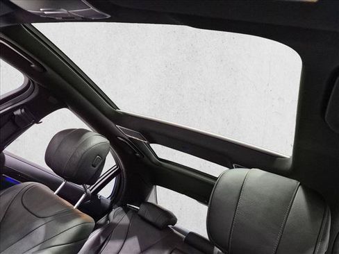 Used 2017 Mercedes-Benz S 550 4MATIC Sedan image 16
