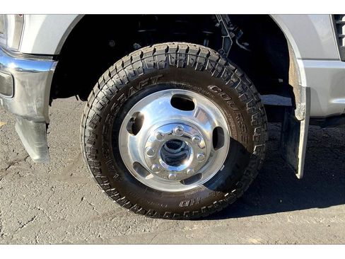 Used 2024 Ford F350 Lariat w/ Lariat Ultimate Package image 10