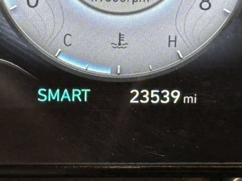 Used 2025 Hyundai Elantra SEL FWD image 38