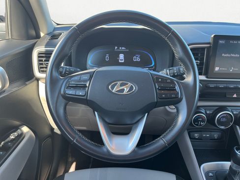 Used 2024 Hyundai Venue SEL FWD image 14