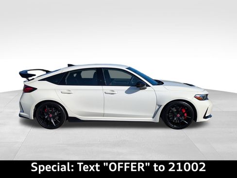 Used 2023 Honda Civic Type R image 2