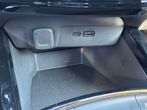 Used 2025 Chevrolet Trax LT w/ Driver Confidence Package image 29