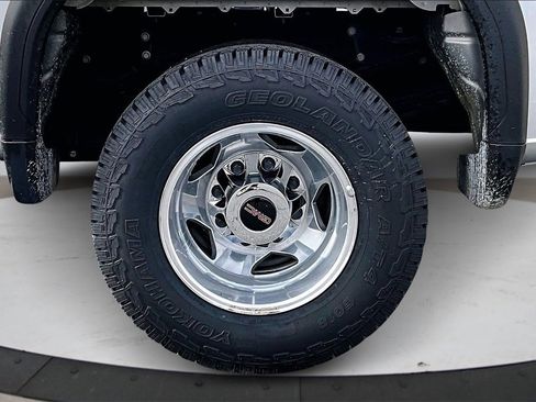 Used 2023 GMC Sierra 3500 Denali w/ Denali Ultimate Package image 34