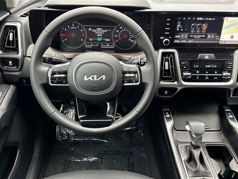 Used 2022 Kia Sorento X-Line EX image 17