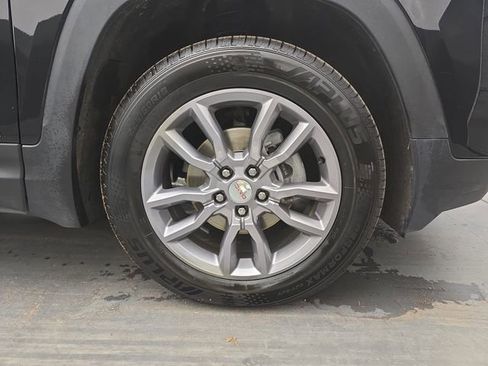 Used 2024 GMC Terrain SLT image 12