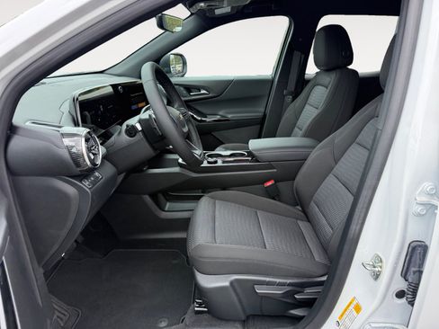 New 2026 Chevrolet Equinox LT w/ Safety and Technology Package FWD image 10