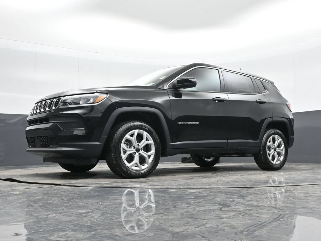 Used 2025 Jeep Compass Sport w/ Mopar Graphics Package AWD/4WD image 38