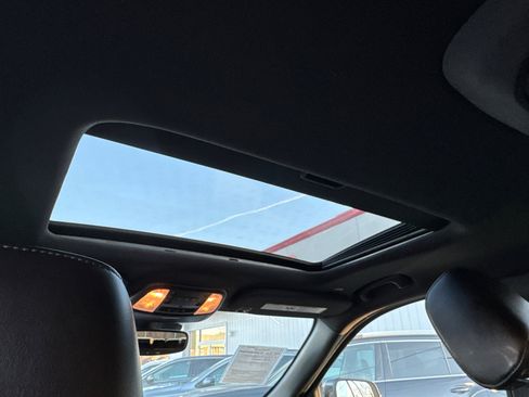 Used 2024 Dodge Durango GT image 8