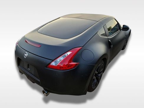 Used 2016 Nissan 370Z Coupe RWD image 4
