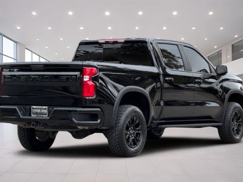 Used 2023 Chevrolet Silverado 1500 ZR2 w/ Technology Package AWD/4WD image 4
