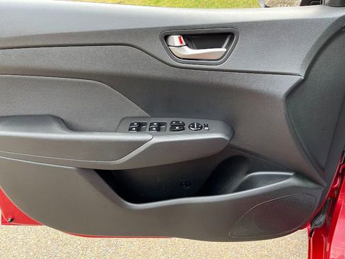 Used 2019 Hyundai Accent SE image 6