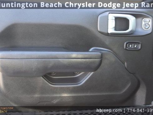 Used 2022 Jeep Gladiator Sport image 13