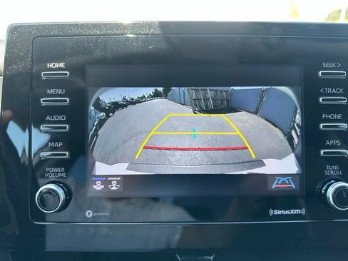 Used 2022 Toyota Camry SE FWD image 11