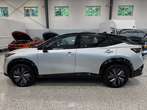 Used 2024 Nissan Ariya AWD image 6