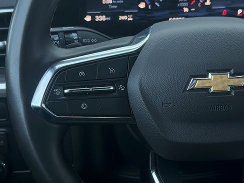 Used 2025 Chevrolet Suburban LT AWD/4WD image 11