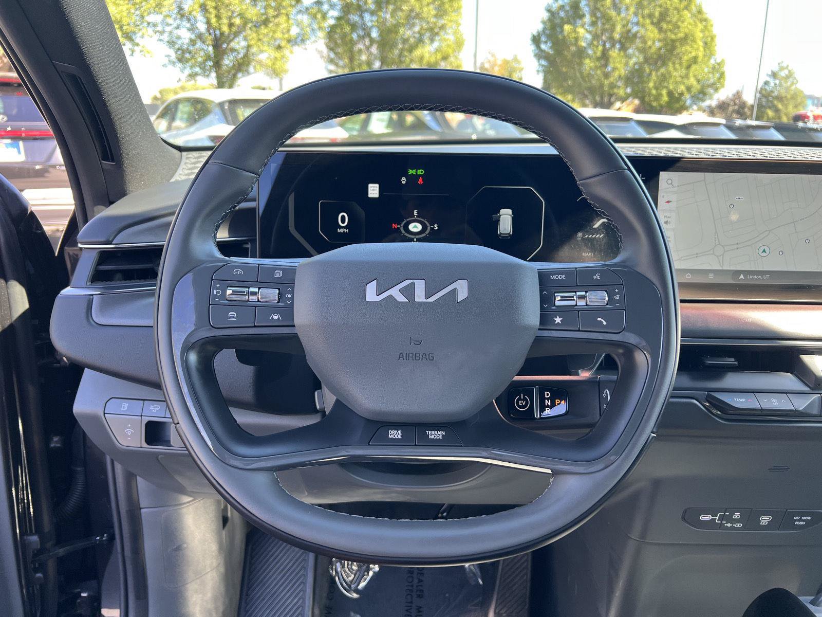 Used 2026 Kia EV9 Land w/ Nightfall Edition Package AWD/4WD image 6