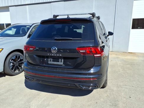 Used 2024 Volkswagen Tiguan SE R-Line image 5