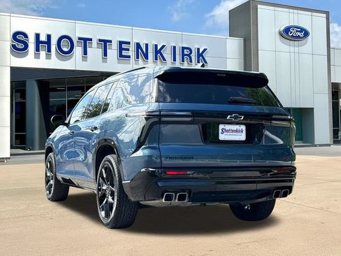 Used 2025 Chevrolet Traverse RS FWD image 6