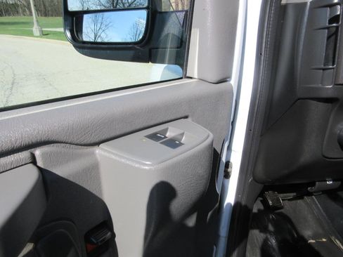 Used 2018 Chevrolet Express 3500 Extended w/ Driver Convenience Package image 30