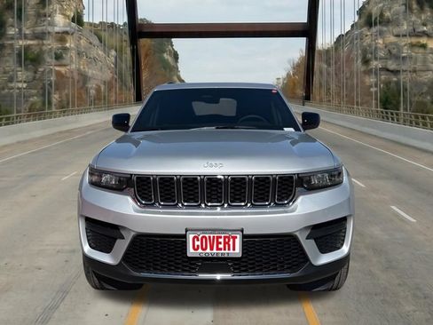 New 2026 Jeep Grand Cherokee Laredo RWD image 2