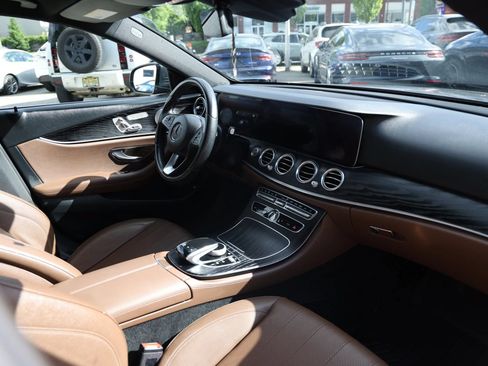 Used 2018 Mercedes-Benz E 300 4MATIC image 27
