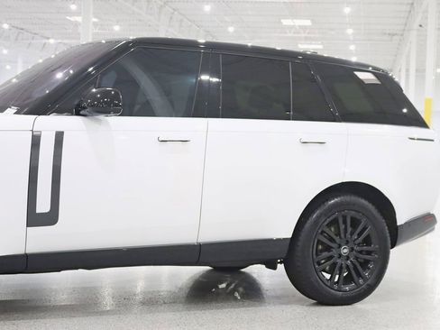 Used 2023 Land Rover Range Rover SE AWD/4WD image 4