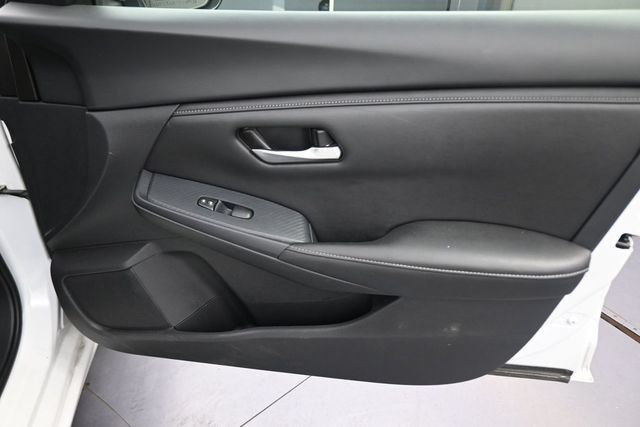 Used 2024 Nissan Sentra SV FWD image 13