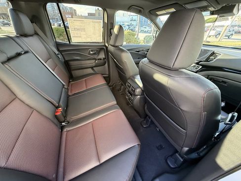 New 2026 Honda Ridgeline Black Edition image 38