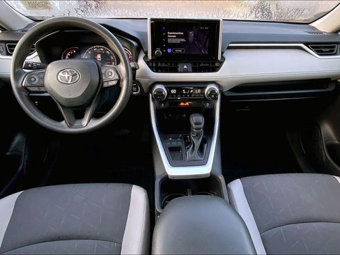 Used 2024 Toyota RAV4 XLE FWD image 15