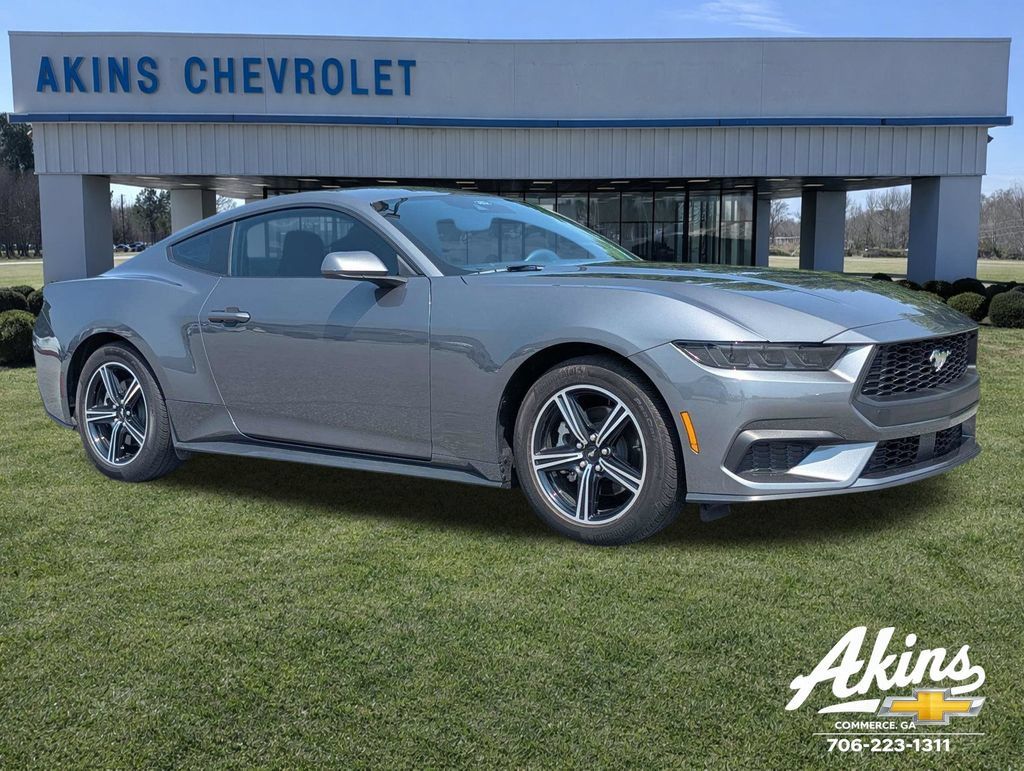 Used 2025 Ford Mustang Coupe RWD image 1